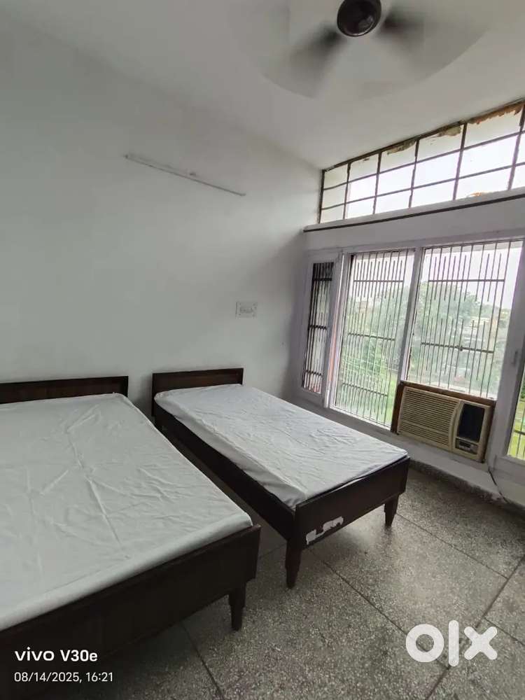 PG for boys sector 44 chandigarh