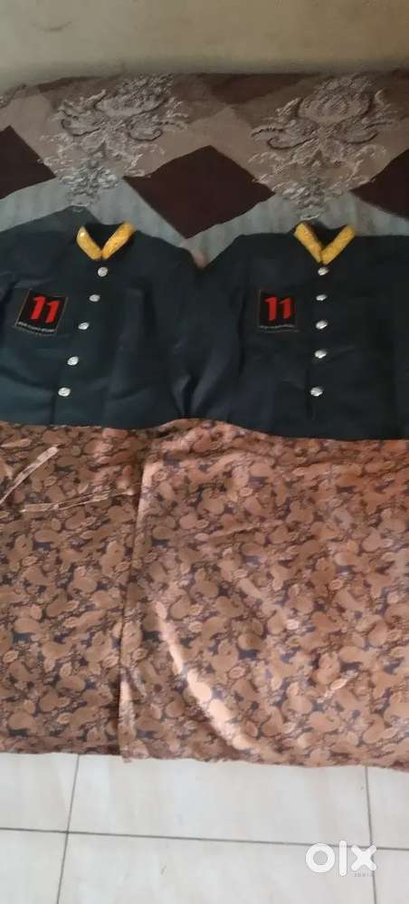 Waiter dress