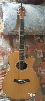 A Hertz guitar very very well sound & smother then other guitar
