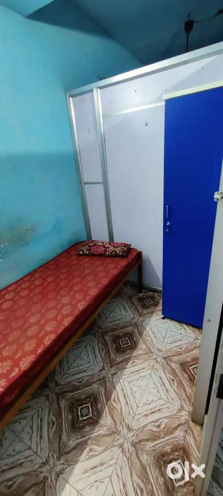 MAMBALAM RAILWAY STATION NEAR 1,2 SHARING ROOMA AVAILABLE WITH FOOD