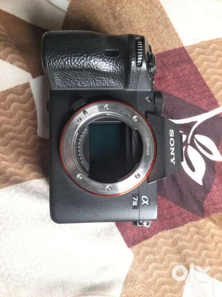 Sony a7iii with Zeiss f/4 24-70mm len