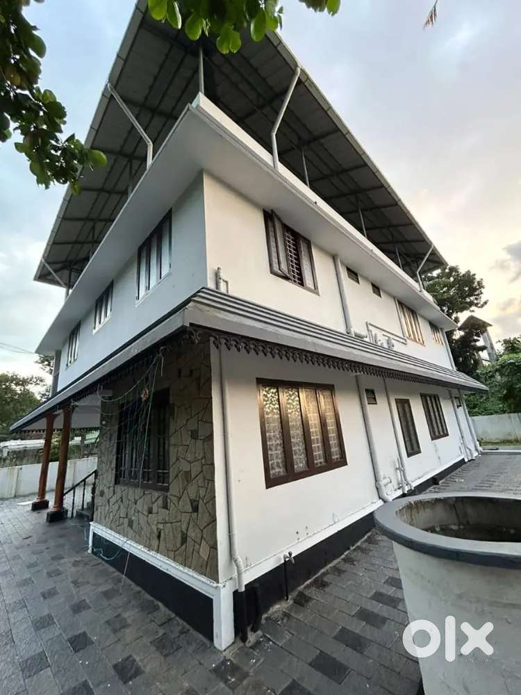 Independent  furnished  Bachilors or family welcome