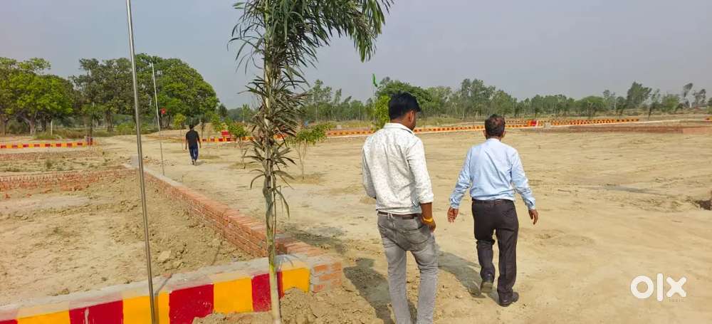 नेशनल हाईवे सुल्तानपुर रोड के पास में जिला पंचायत से नक्शा पाश जमीन