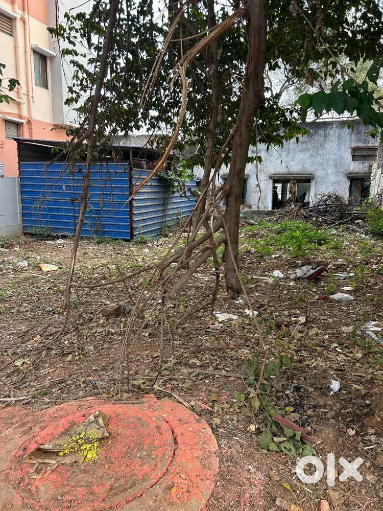 North Road hit plot for sale