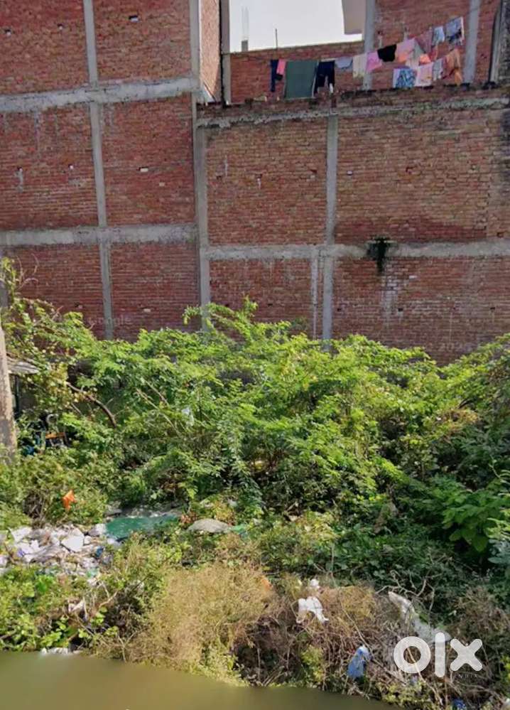 It is in best location near nanadni palace ratanpur colony