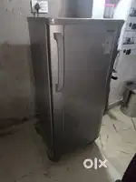 Good condition freeg hai bas Cooling nahi kr rha compressor pen wala