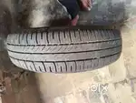 शिफ्ट डिजायर बैक टायर येक्दम नया है भाई देखना उसके बाद लेना