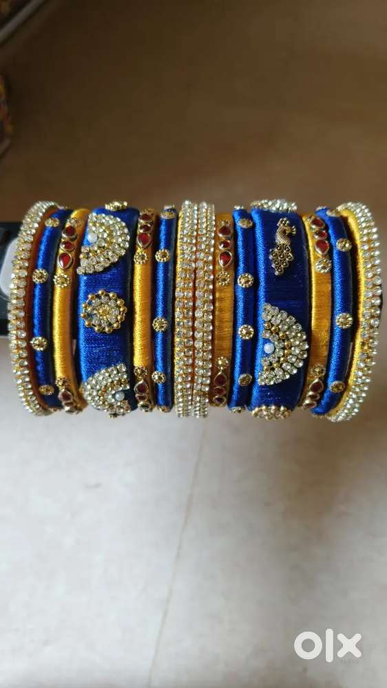 Thread bangles design's