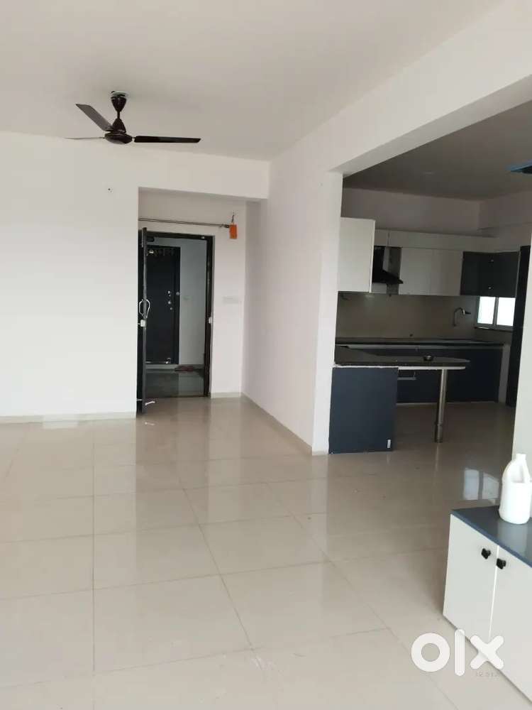 3 BHK West facing Flat Available for Rent kitchen & Wodrobe