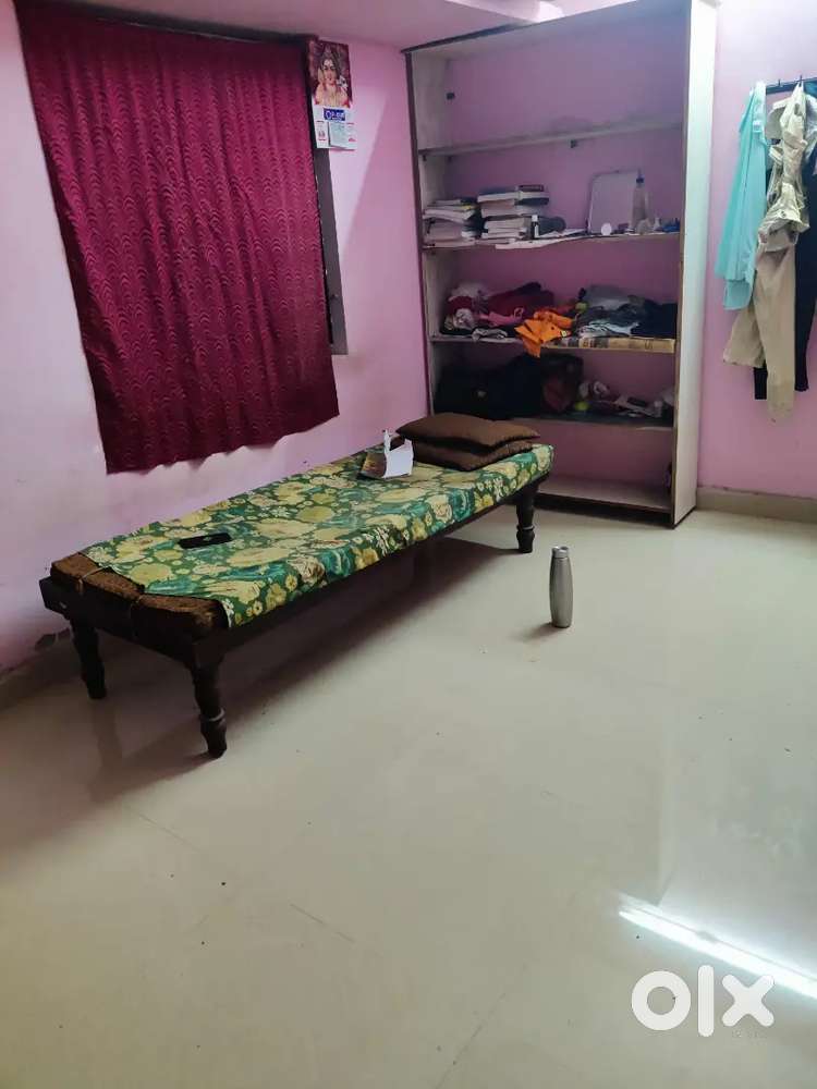 Near airport Only 2 on room