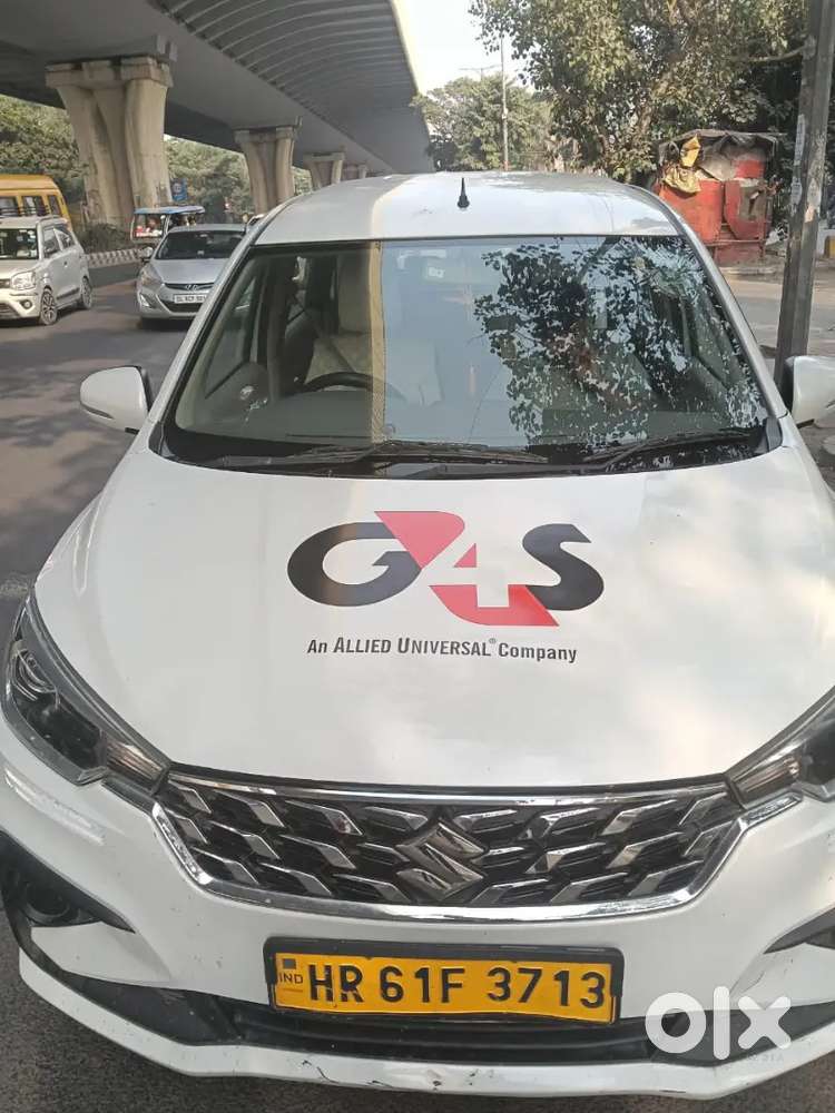 Company me gadi chalti h driver ki job hai