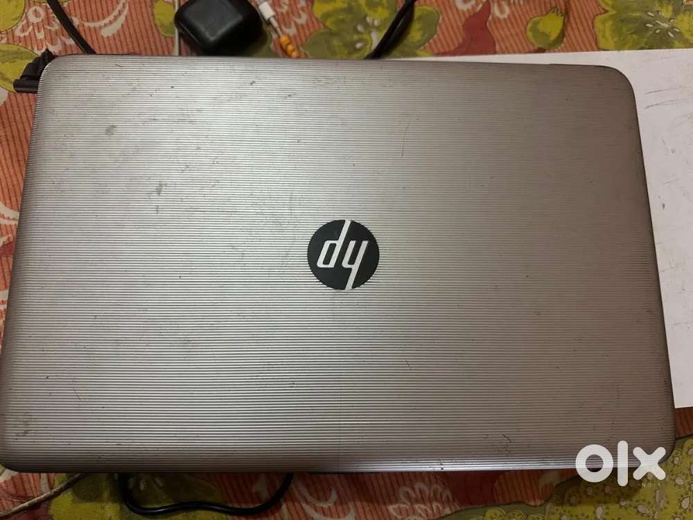 Hp laptop with charger 585gb