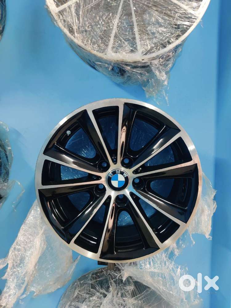 BMW ALLOYS 17 INCHES (120 PCD) GOOD CONDITION