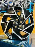 Xuv 3XO 17 INCH OEM ALLOYS SET OF 4 IN NEW CONDITION AVAILABLE