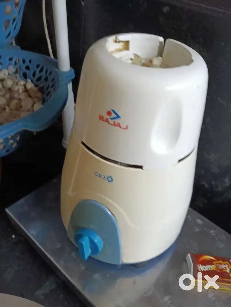 Mixer bajaj company last 1 yr use only