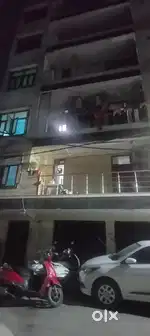 Ready to move in builder floor available in Shastri Nagar