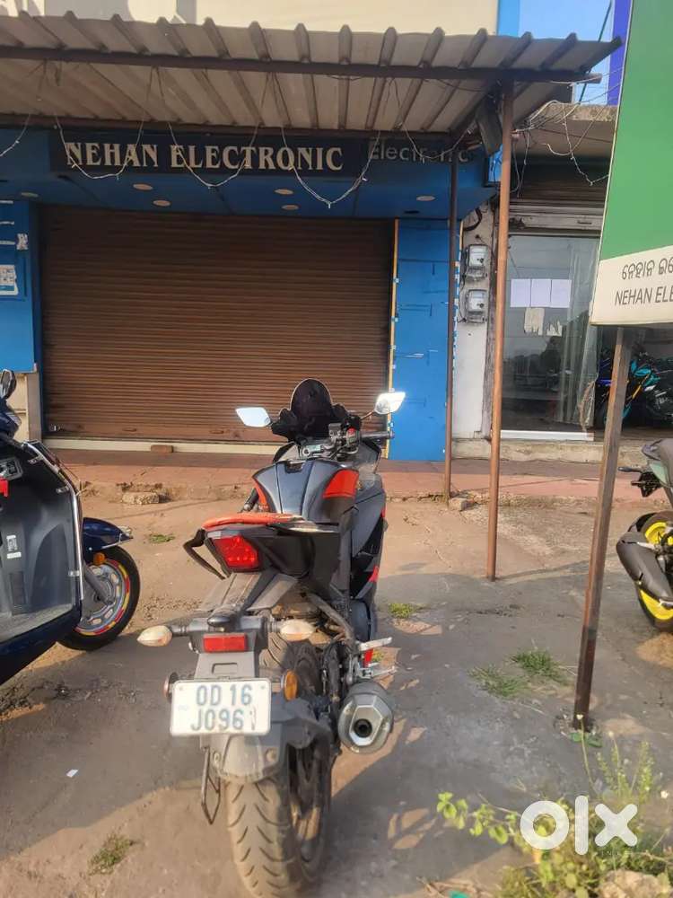 R15 V3 mint condition