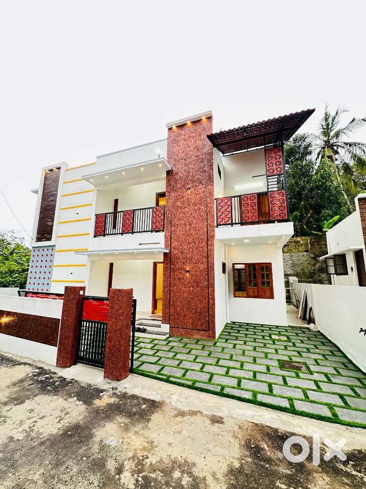 1600sq 3bhk Pappanamcode malayam Tvm