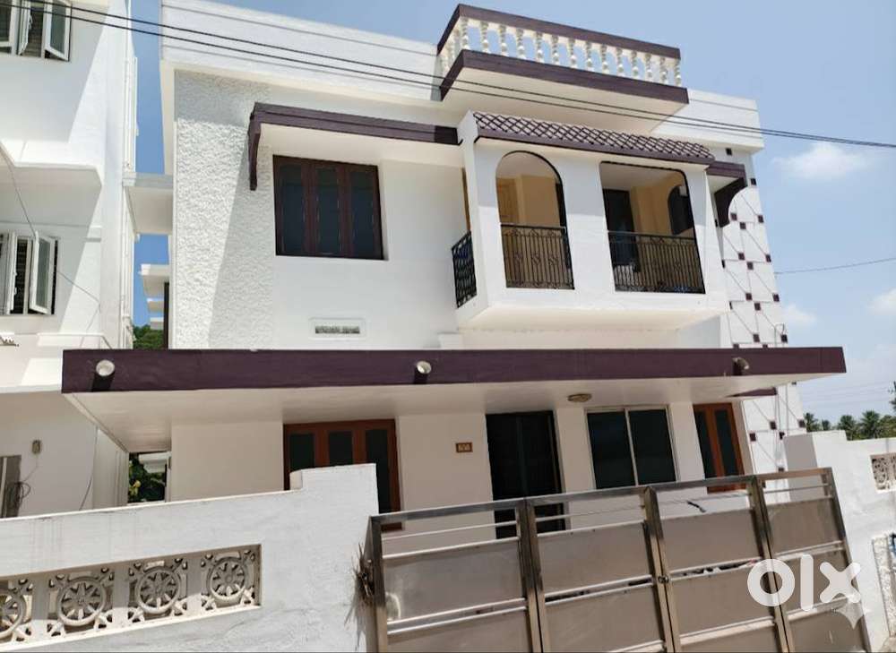 Individual house - Ground Floor available   for Rent at Gomathipuram.