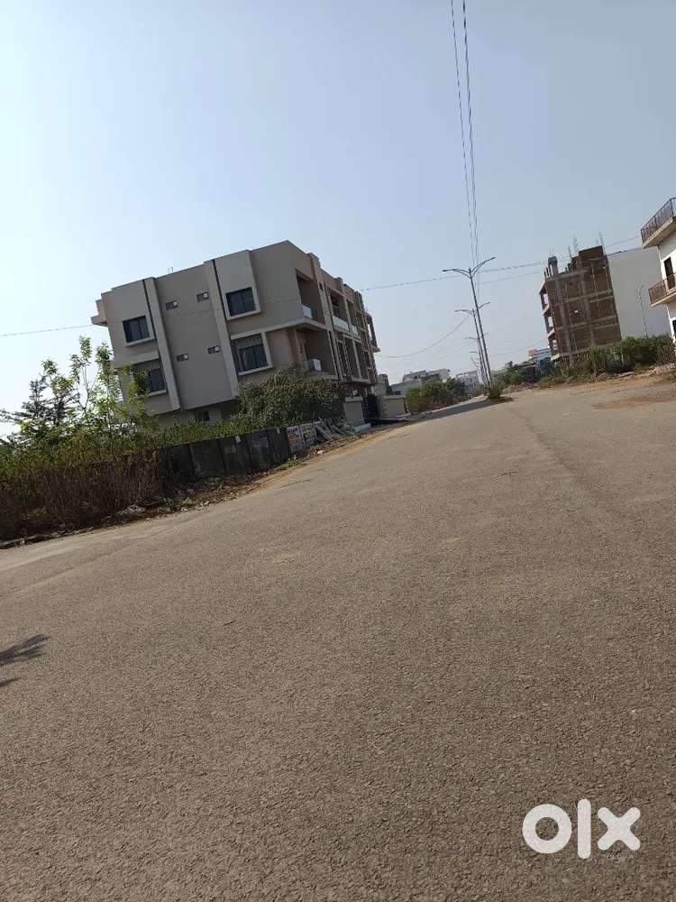 घर पर रहकर बुजुर्गो को देख रेख बच्चों की देख रेख करने वालो की जरूरत है