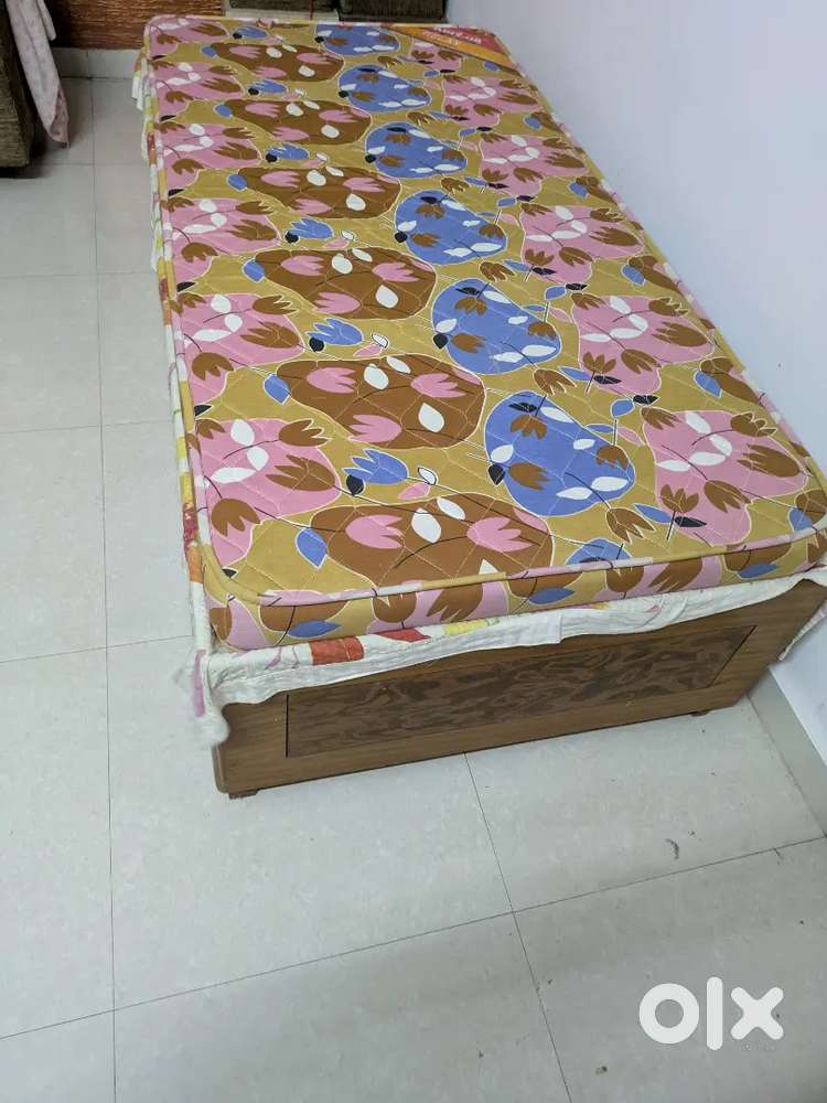 Deewan with storage box