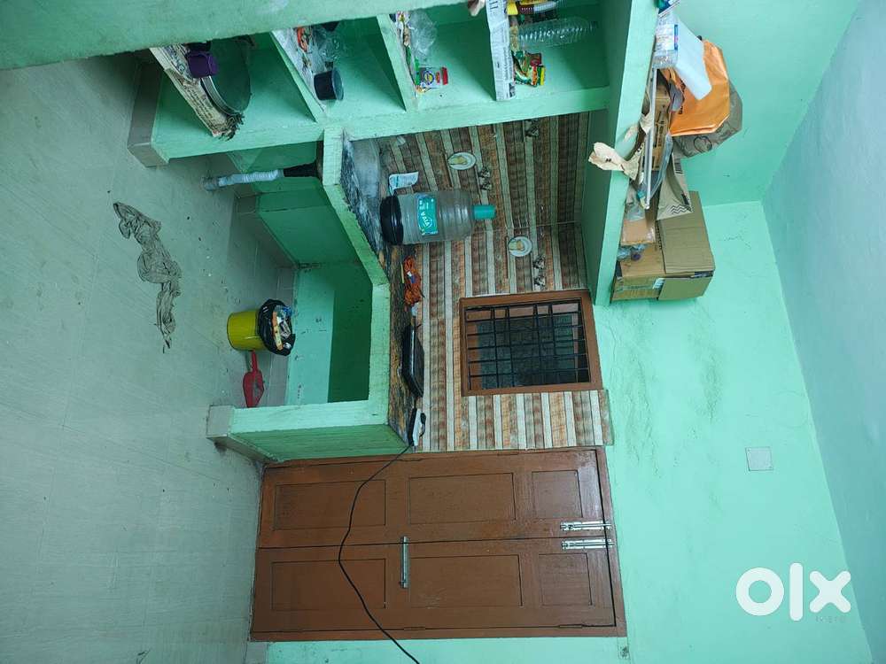 Bachelor Roommates required