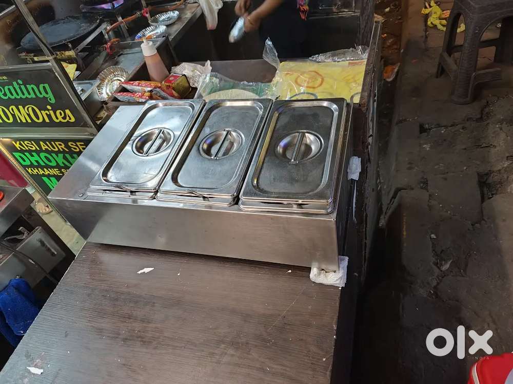 Chocolate melter machine