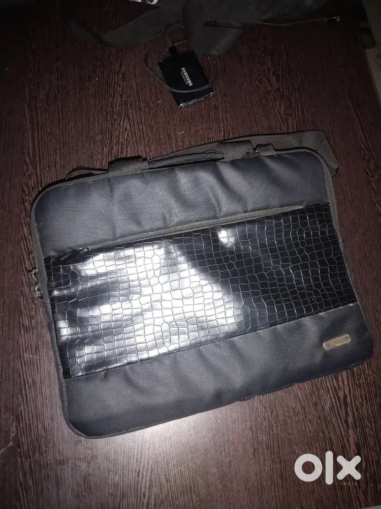 Gripp branded macbook bag (old)