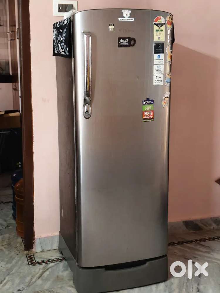 Samsung 230 lit fridge only  10000 rs