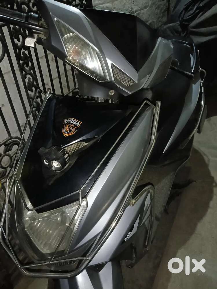 Electric scooty new condition mein hai
