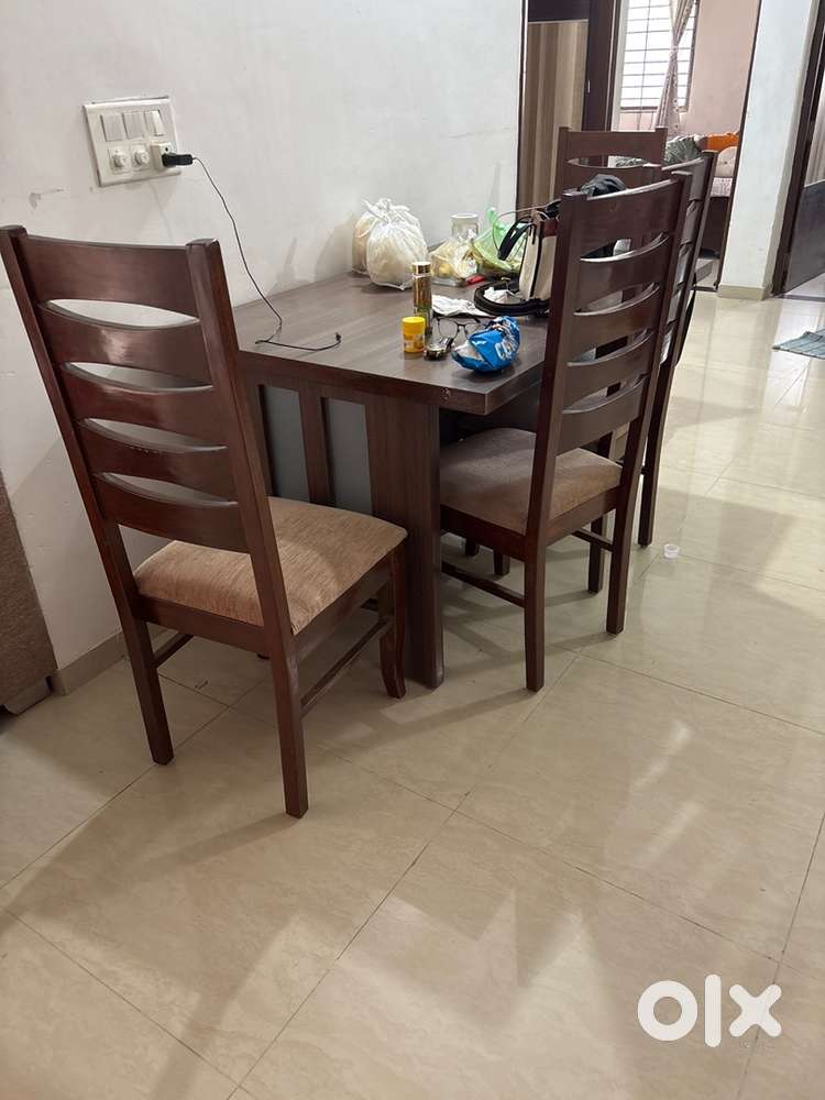 Brand new dining table wooden for sale