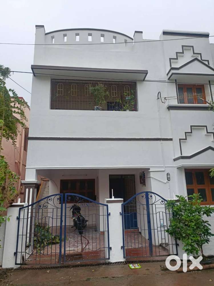 Individual villa in prime location