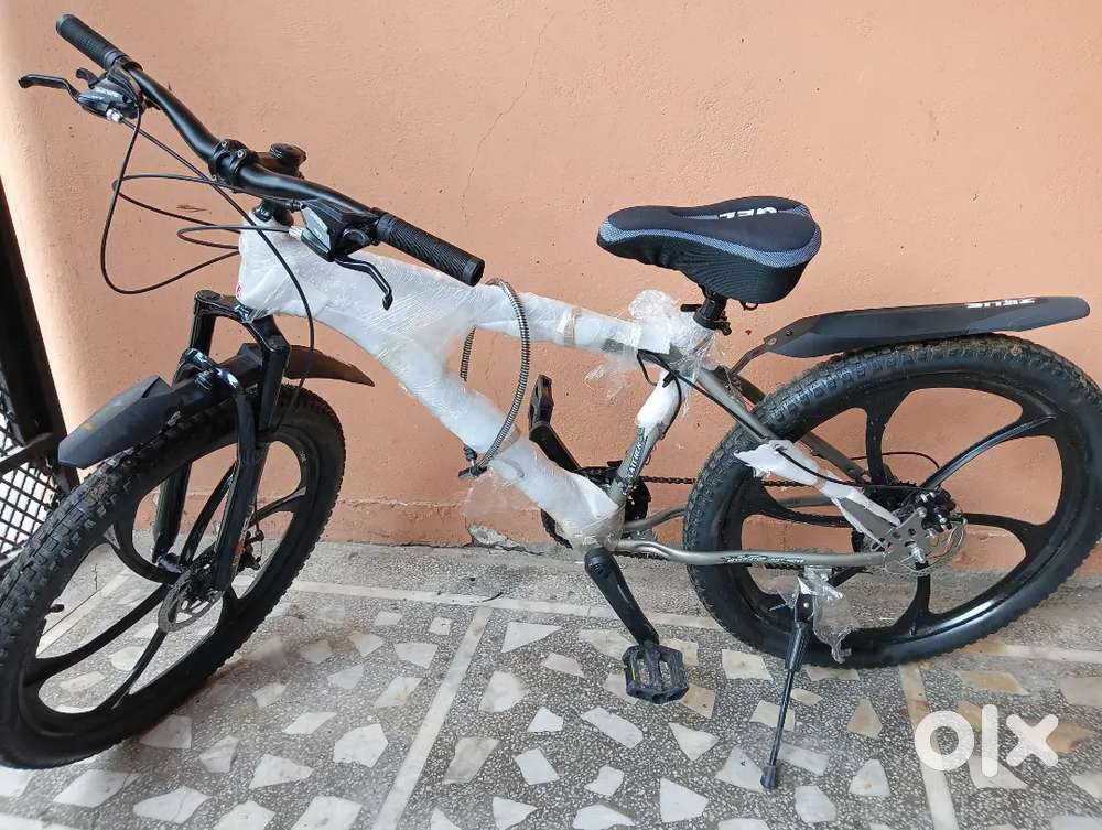 Zeus brand cycle Brand new ...Only 2 days old