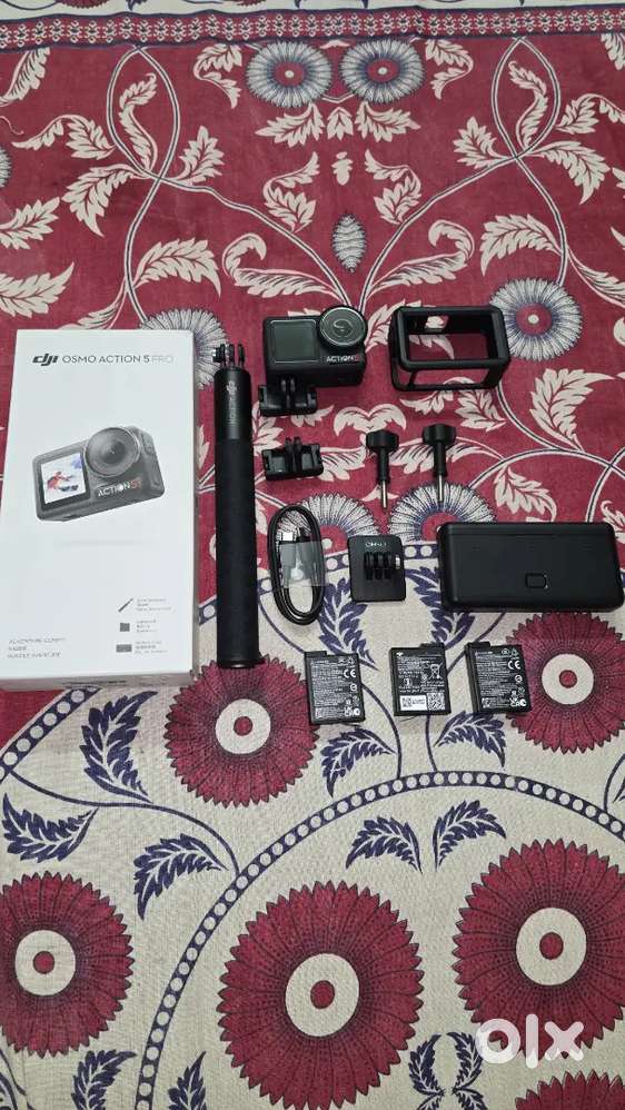 DJI Action 5 Pro Adventure Combo 1 month old