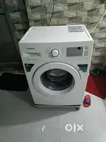 Well maintained front load samsung washing machine