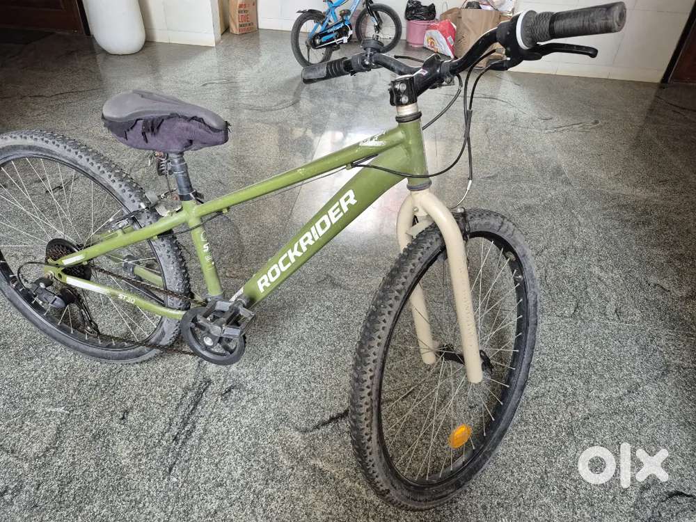 Rockrider ST30 (Decathlon) : 26 inch, 7 gears
