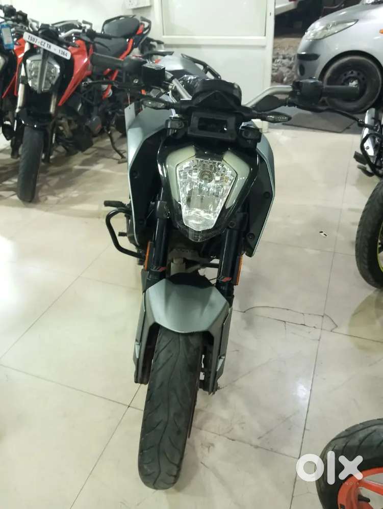 KTM Duke 200 very good condition orange colour