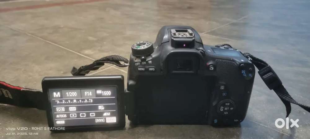 Camera canon D760