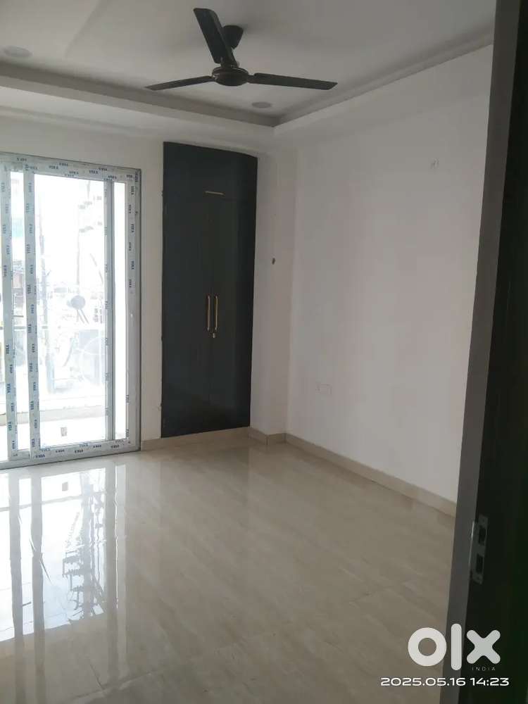 2 bhk flate in saket nagar