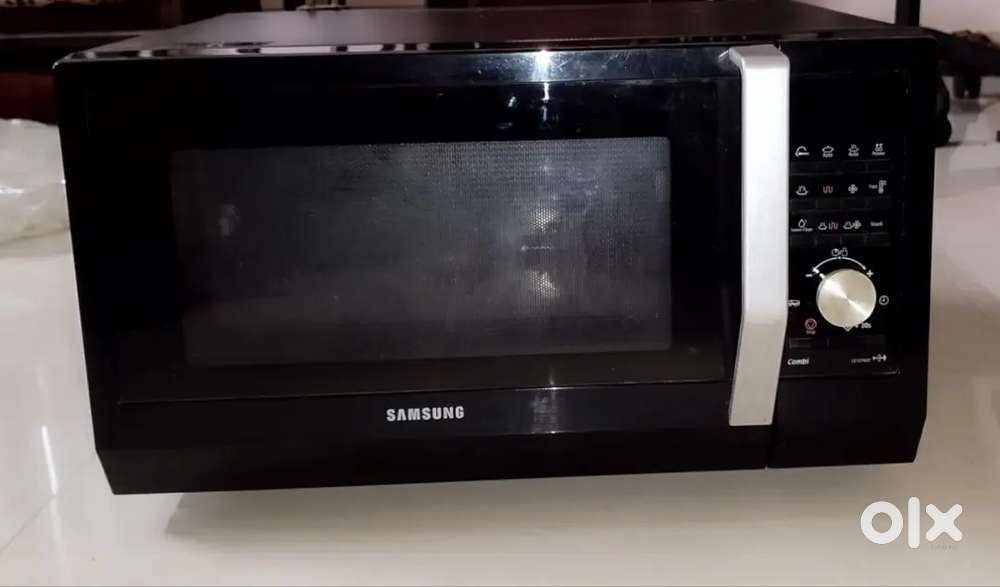 32 liter Samsung Microwave & 4 burner gas stove