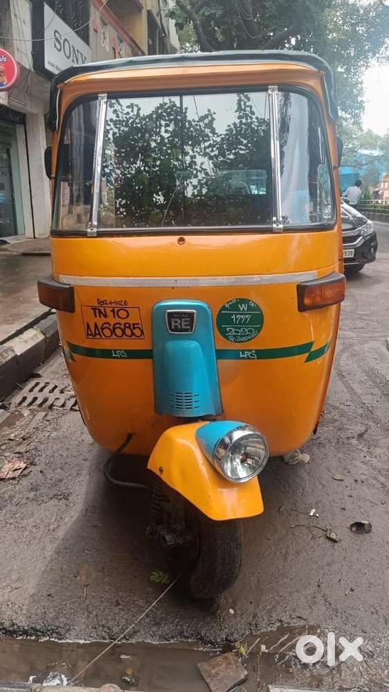 Bajaj RE Compact 2010