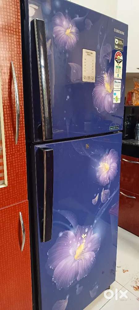 Convertible Refrigerator Samsung 8 years old