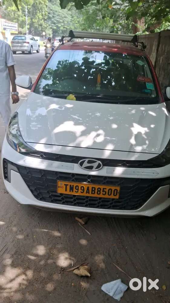 Red Taxi Driver wanted