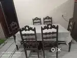 Dinning table in good condition
