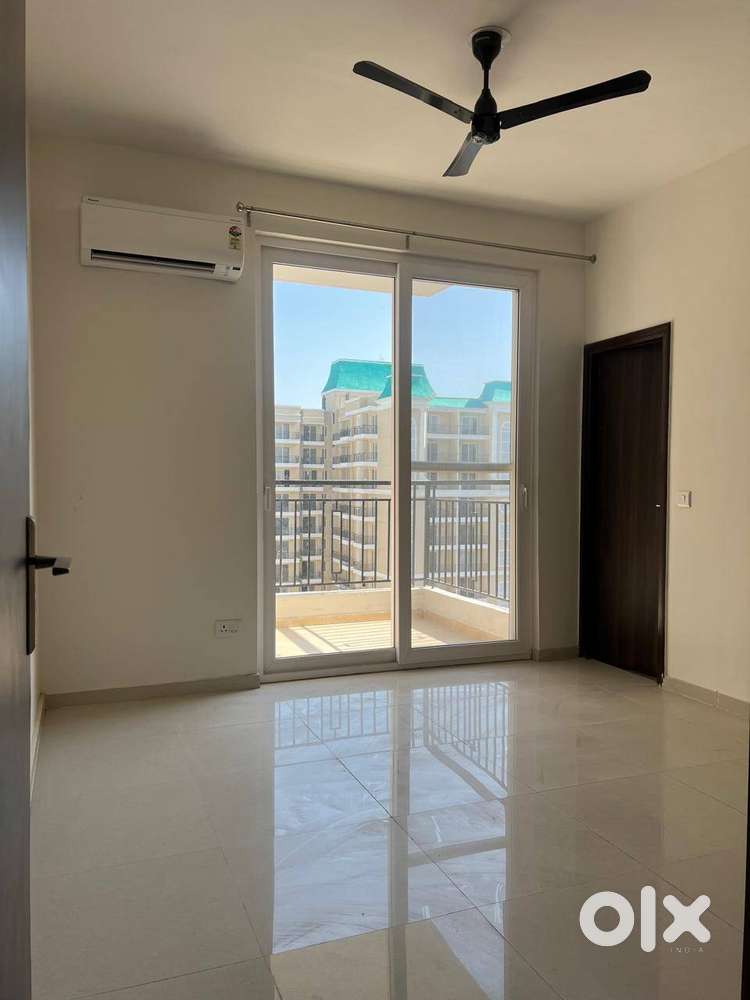 3 Bedroom 1785 Sq ft Flat for sale in Ambika La Parisian Sector 66B