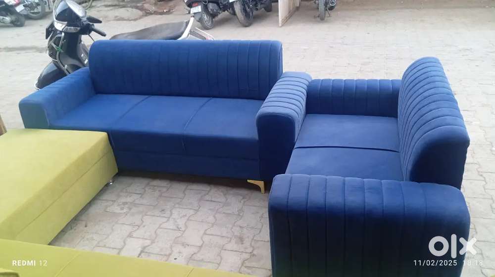 Ad id 84533 offers.  3 + 2 SOFA SET BRAND NEW