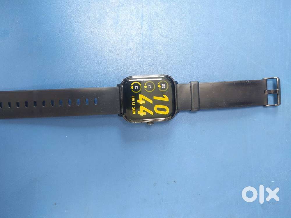 Noise Icon 2 smart watch