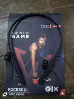 Boat neck headphone set