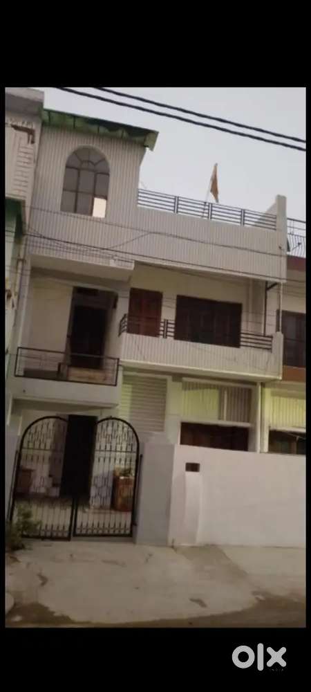 House for sale(renovation required) 109 gaz gomukh