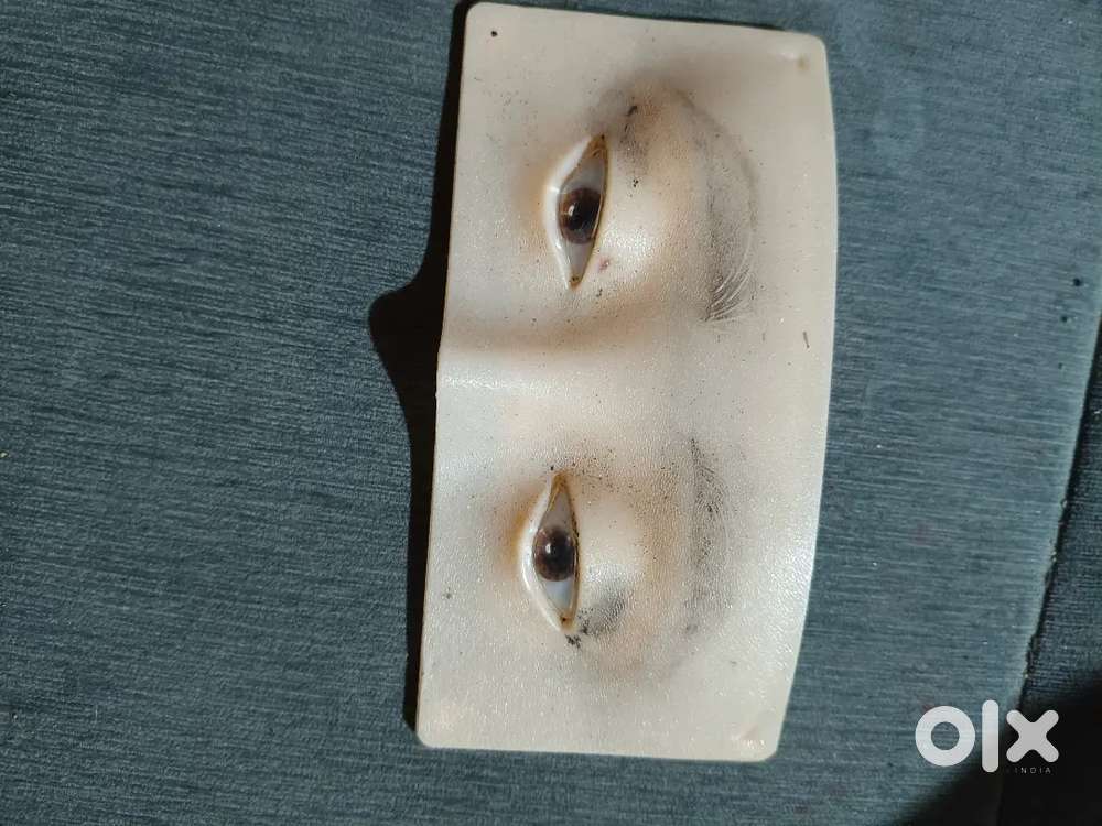 Eye makeup  prectice dummy